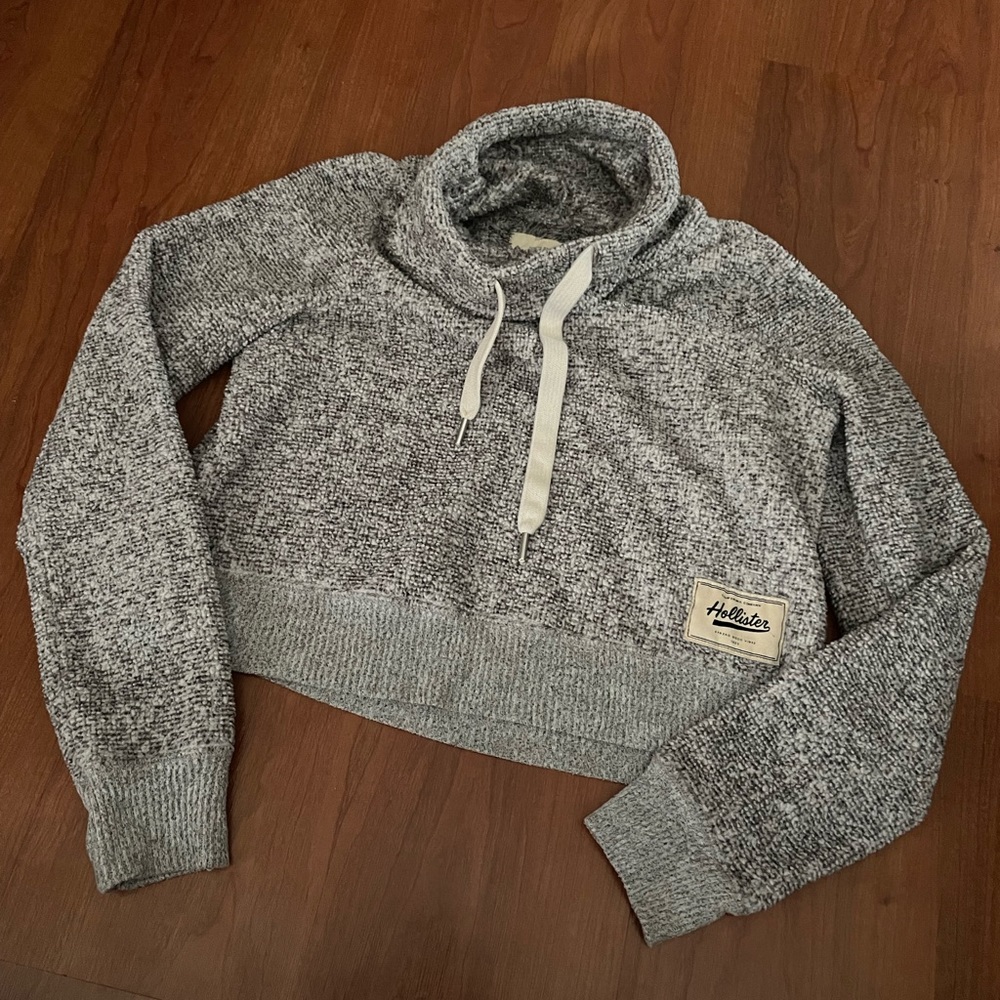 Hollister Sherpa Lined Turtle Neck Sweater Sweatshirt